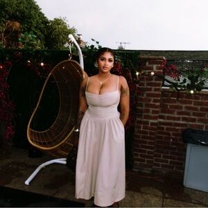 Cream Sleeveless Sweetheart Maxi Sundress